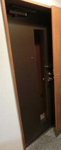 中野区本町３丁目の賃貸マンションの玄関