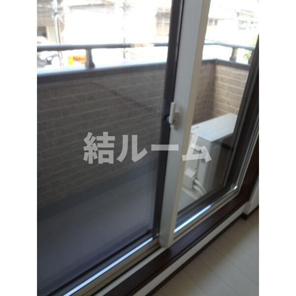 豊島区池袋本町４丁目のアパートのバルコニー