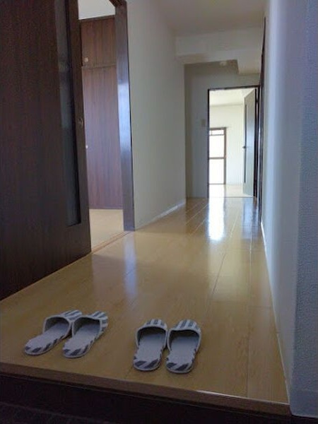 ハイライズ鴨田の玄関