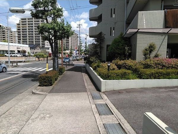 ハイライズ鴨田のエントランス
