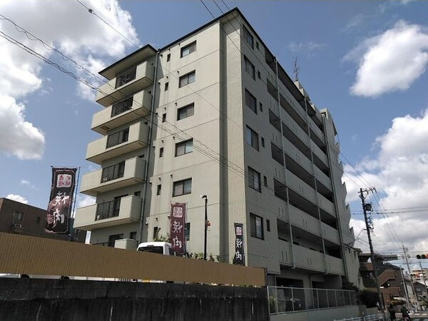 ハイライズ鴨田の外観