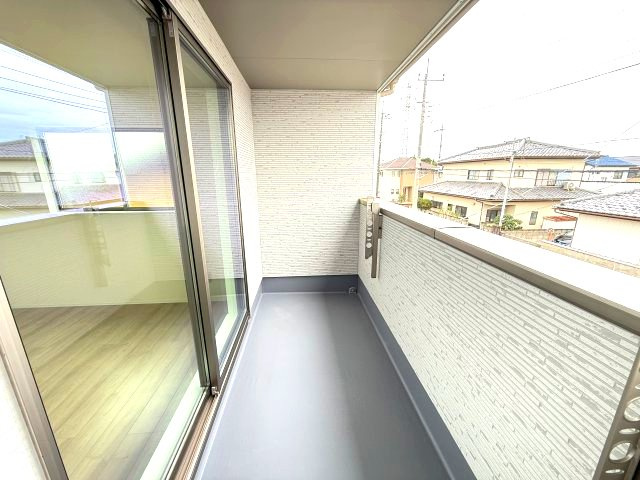 ハートフルタウン前橋市光が丘町27番　B号棟のバルコニー|【イメージ画像】急な雨でも洗濯物が安心なインナーバルコニーです