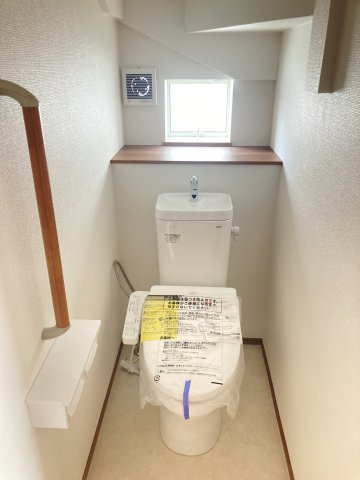 ハートフルタウン前橋市光が丘町27番　B号棟のトイレ|【イメージ画像】1階トイレです。清潔感のある白を基調としています。
温水洗浄・便座暖房機能の付いた快適なトイレです☆