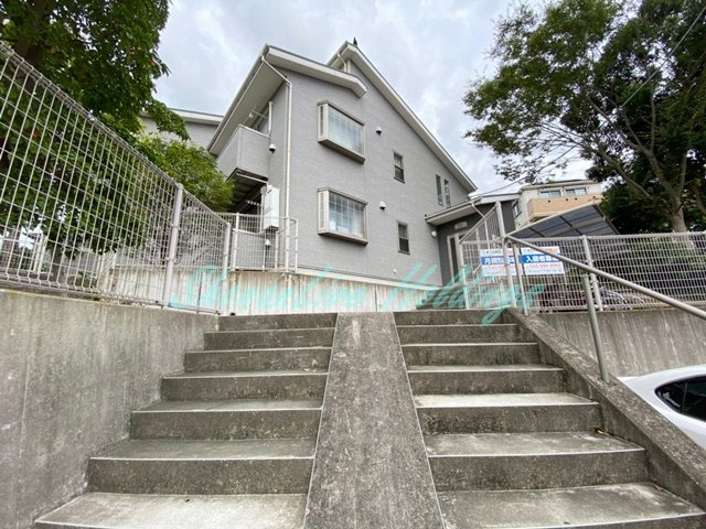 横浜市戸塚区矢部町のアパートの外観