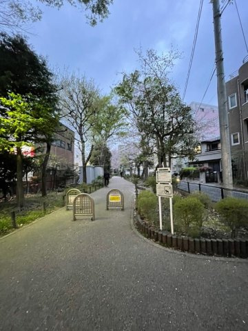 ルストーレ経堂の周辺