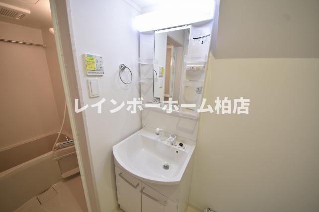 特典：仲介手数料が無料です!!の洗面所|コンパクトで使いやすい洗面所