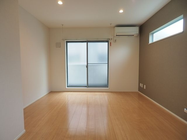 ＭＯＶＥ桜本町ＮＯＲＴＨの居間・リビング