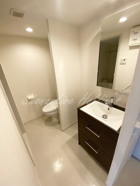 鎌倉市小袋谷２丁目の賃貸マンションの洗面所