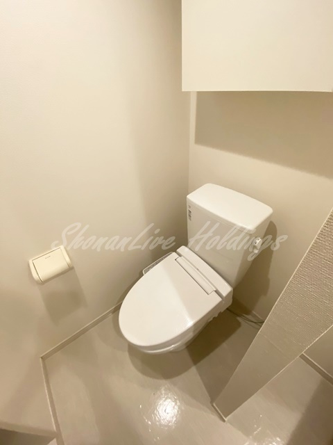 鎌倉市小袋谷２丁目の賃貸マンションのトイレ