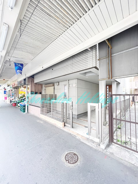 Tコンフォースの外観|商店街に立地♪駅まで屋根ついてます。