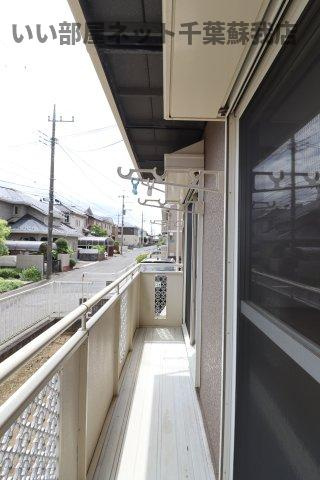 サンモールおゆみ野Ａのバルコニー|お洗濯にも便利なバルコニー付き