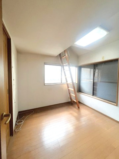 【洋室】 | 新座市新堀の一戸建！ | 4.5帖の洋室