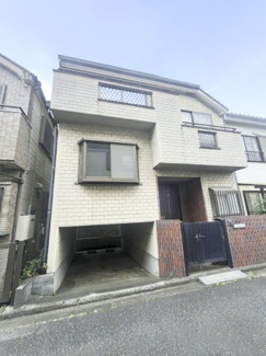 【前面道路含む現地写真】 | 新座市新堀の一戸建！ | 車庫の高さは1500cm。元所有者さんはマークツーを駐車できていましたがシャコタンにしていました。