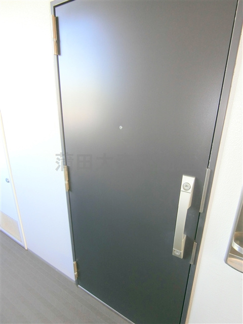 B CITY APARTMENT TOKYO SOUTH(ビーシティアパートメントトーキョーサウスの玄関