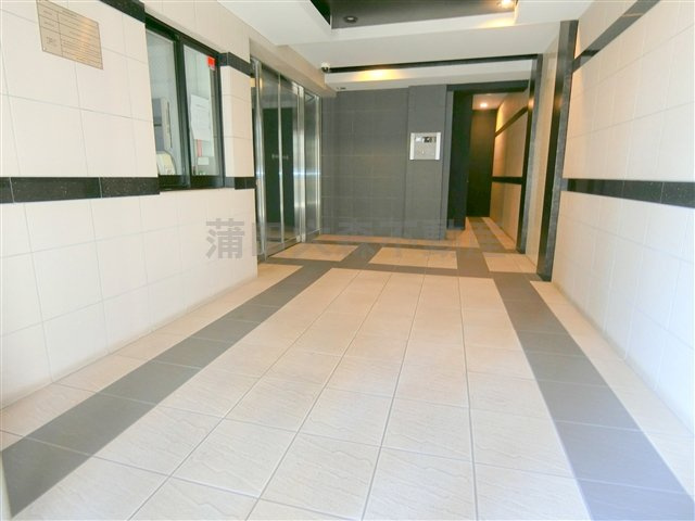 B CITY APARTMENT TOKYO SOUTH(ビーシティアパートメントトーキョーサウスのエントランス