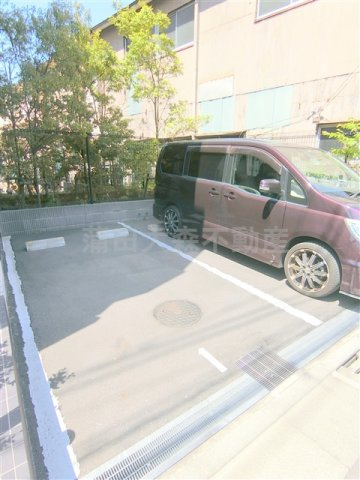 B CITY APARTMENT TOKYO SOUTH(ビーシティアパートメントトーキョーサウスの駐車場