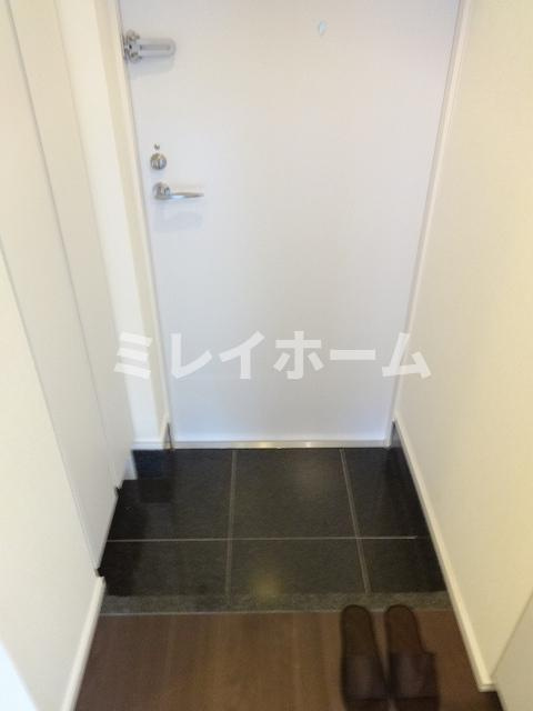 ステージグランデ蒲田アジールコートの玄関
