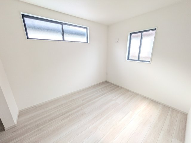 龍ケ崎市松ケ丘　4期　新築戸建て　2号棟の洋室