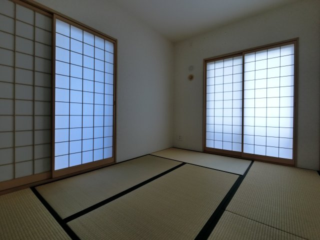 グランダジュール千葉みなとの和室|※反転・別室写真
