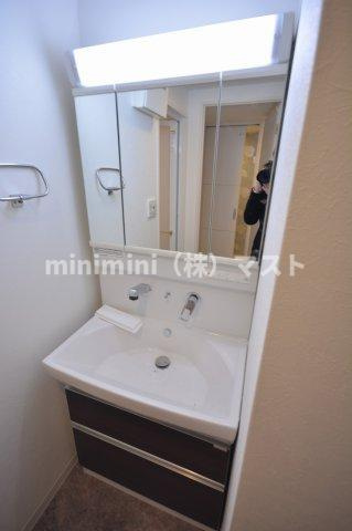 グランパシフィック今里Luxeの洗面所|別部屋参考写真