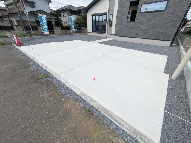 土浦市烏山　7期　新築戸建ての駐車場|駐車は4台可能です♪