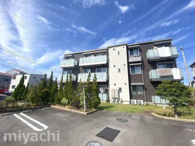 シャーメゾンガーデン福島C