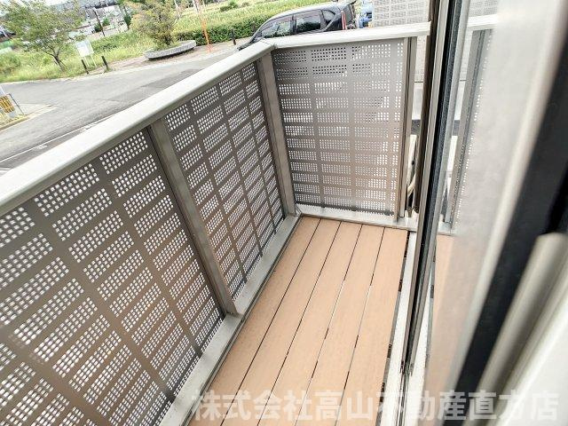北九州市八幡西区野面２丁目のアパートのバルコニー