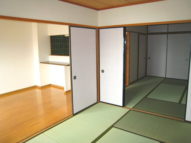 グランドヒルズ当知3番館の和室