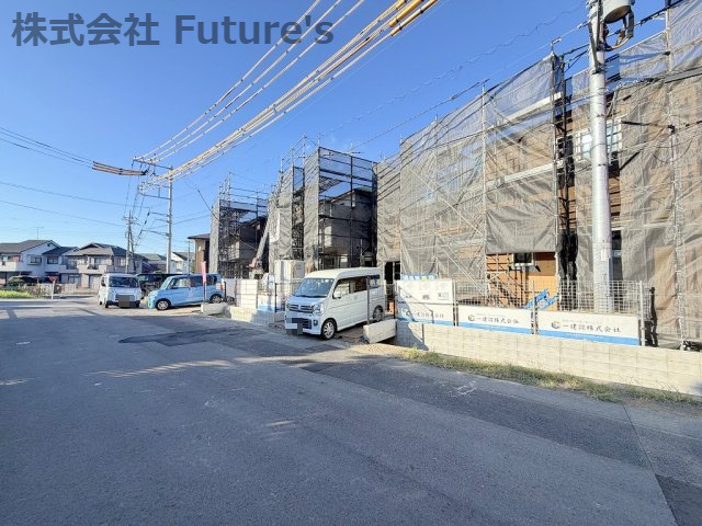 三郷市新和2丁目　新築戸建　全3棟　3号棟の前面道路含む現地写真|前面道路含む現地写真です。