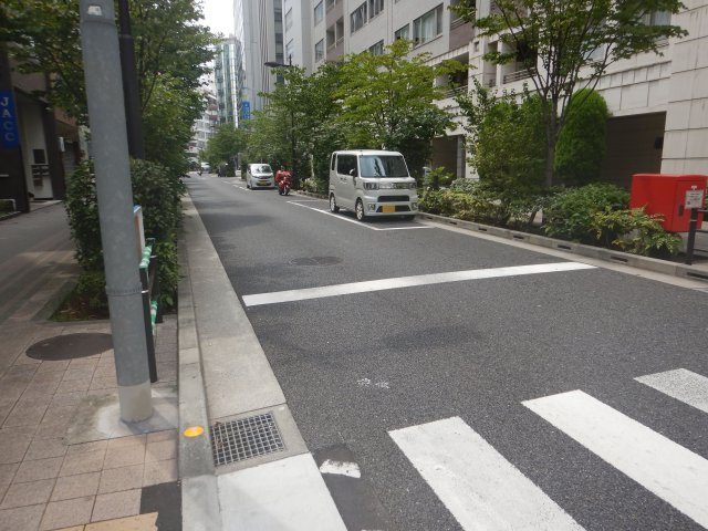 ファミール日本橋グランスイートプラザの周辺|前面道路