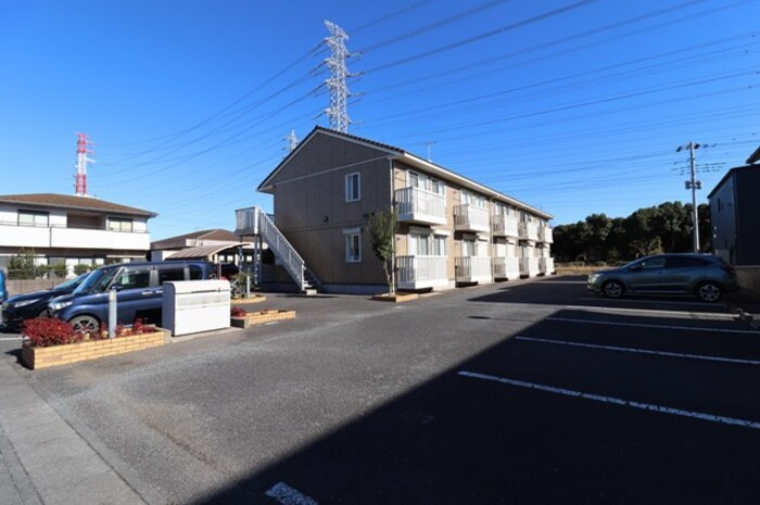ウェルネスの駐車場|駐車場