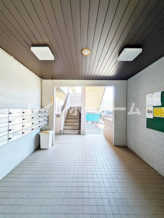 ティーワイパレスのエントランス