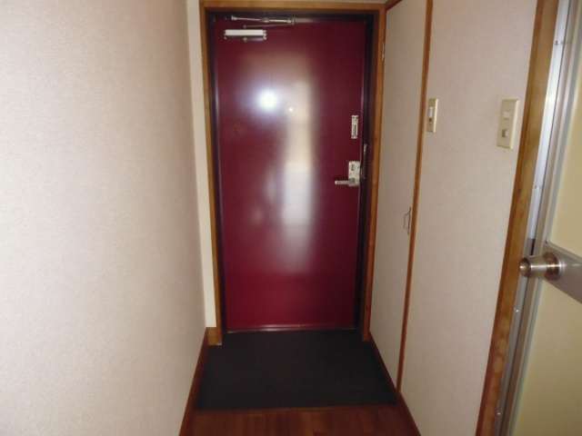 ファミール西舞子の玄関