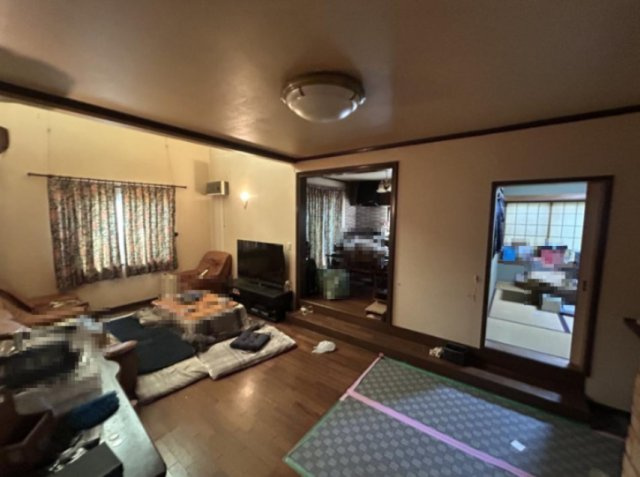 常陸太田市天神林町　中古戸建の居間・リビング