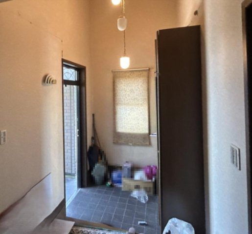 常陸太田市天神林町　中古戸建の玄関