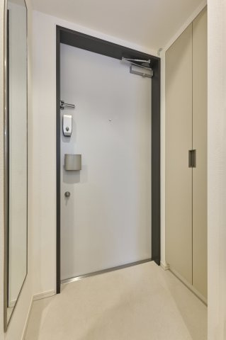 プラウドフラット西日暮里ディアージュの玄関|※参考写真