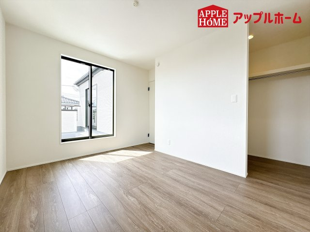 [新築住宅] 鴻巣市下忍 3期 全3棟の洋室|２階居室は全室収納あり！たっぷりある収納活用でお部屋もキレイを保てます♪