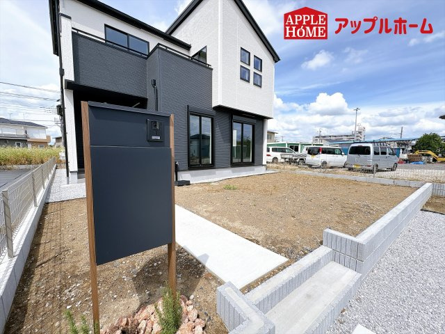 [新築住宅] 鴻巣市下忍 3期 全3棟の外観|資料請求、お電話でのお問合せ、いつでも丁寧に対応させていただきます！不動産業界のプロフェッショナルが集う弊社にぜひ一度ご相談ください！