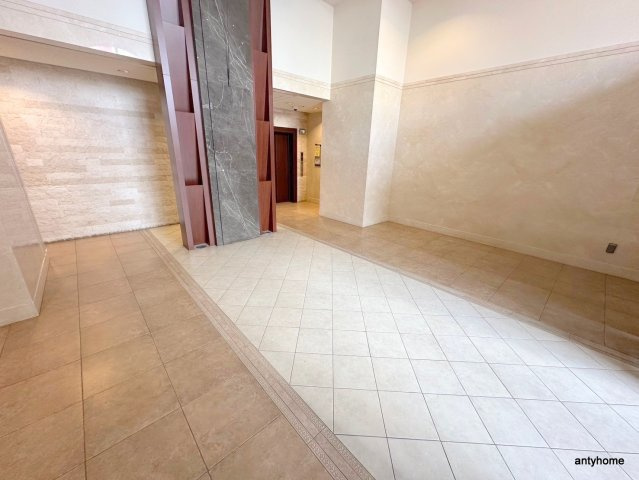 S-RESIDENCE難波Viale　仲介手数料無料のロビー
