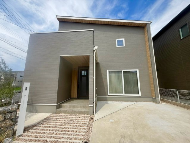 野洲市市三宅　築後未入居戸建ての外観