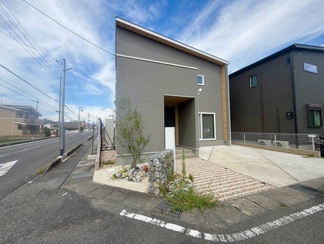 野洲市市三宅　築後未入居戸建ての外観