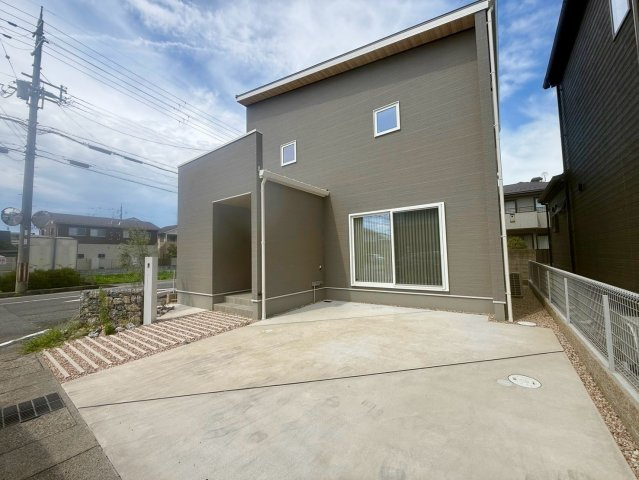 野洲市市三宅　築後未入居戸建ての外観