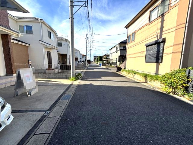 中古戸建　柏市南増尾４丁目の前面道路含む現地写真