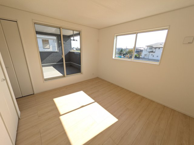 土浦市中村南　第11　新築戸建て　3号棟の洋室|陽当たりの良い明るい洋室です♪