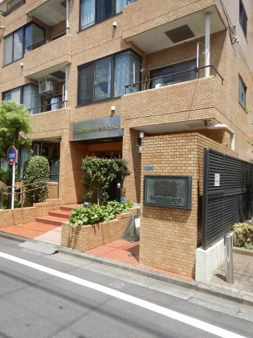 ライオンズマンション西が丘のエントランス