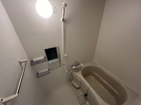 ジーメゾン岩槻上里の浴室