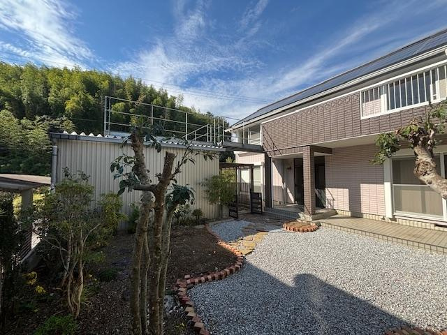 「太陽光オール電化住宅」高知市横浜新町　中古一戸建ての庭