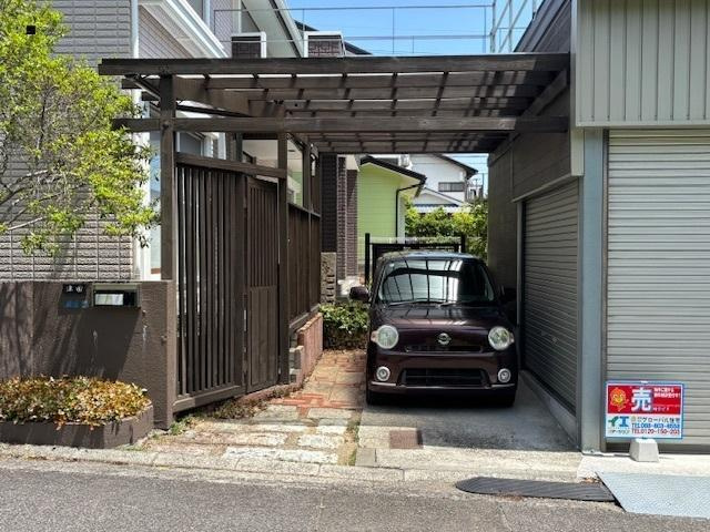 「太陽光オール電化住宅」高知市横浜新町　中古一戸建てのその他|ガレージ