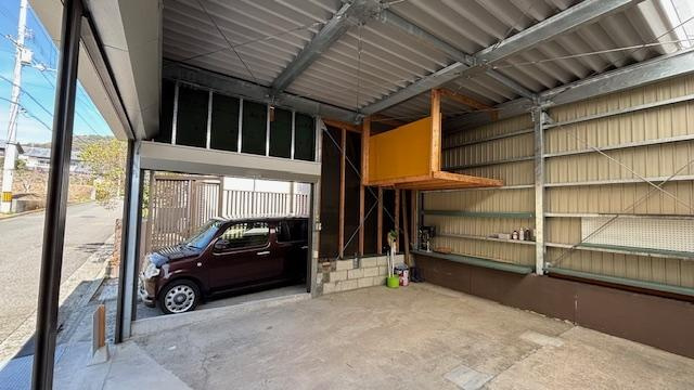 「太陽光オール電化住宅」高知市横浜新町　中古一戸建てのその他|ガレージ