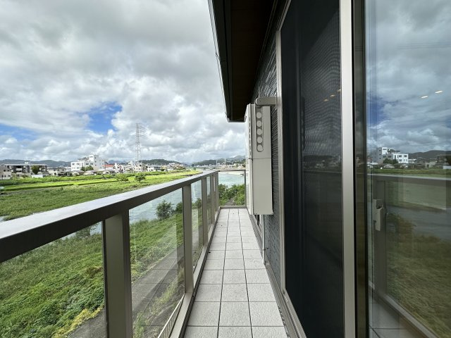 シャーメゾン鏡川のバルコニー